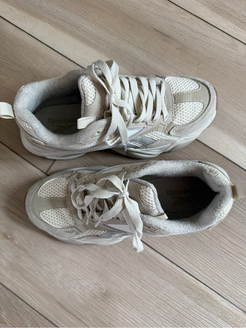 EUC Reebok Chunky Dad Sneakers Size 10 - Picture 2 of 6